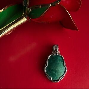 Elegant Green Stone Pendant